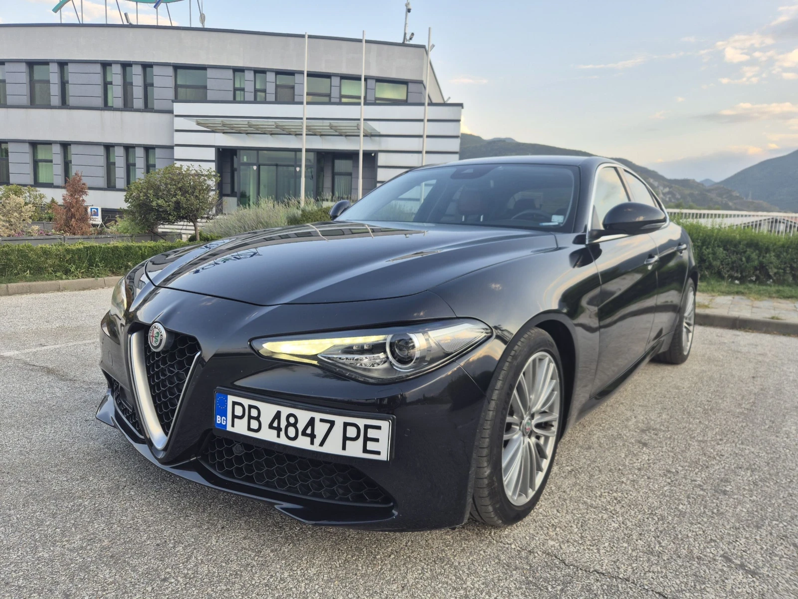 Alfa Romeo Giulia 2.2JTDm 180hp RWD AT8 | Mobile.bg   1