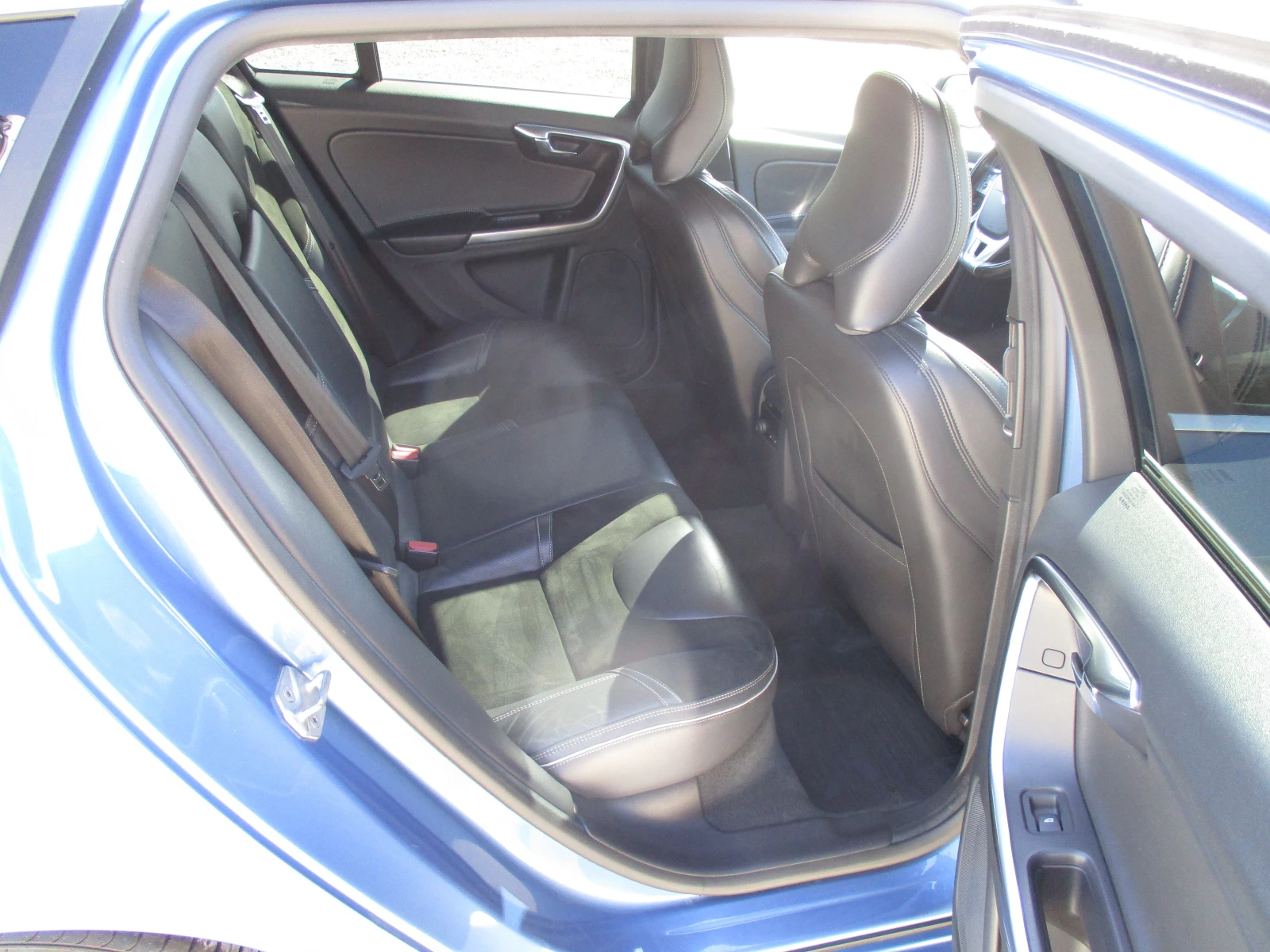 Volvo V60 2.0//190/R-DESIGN/-/ / | Mobile.bg   15