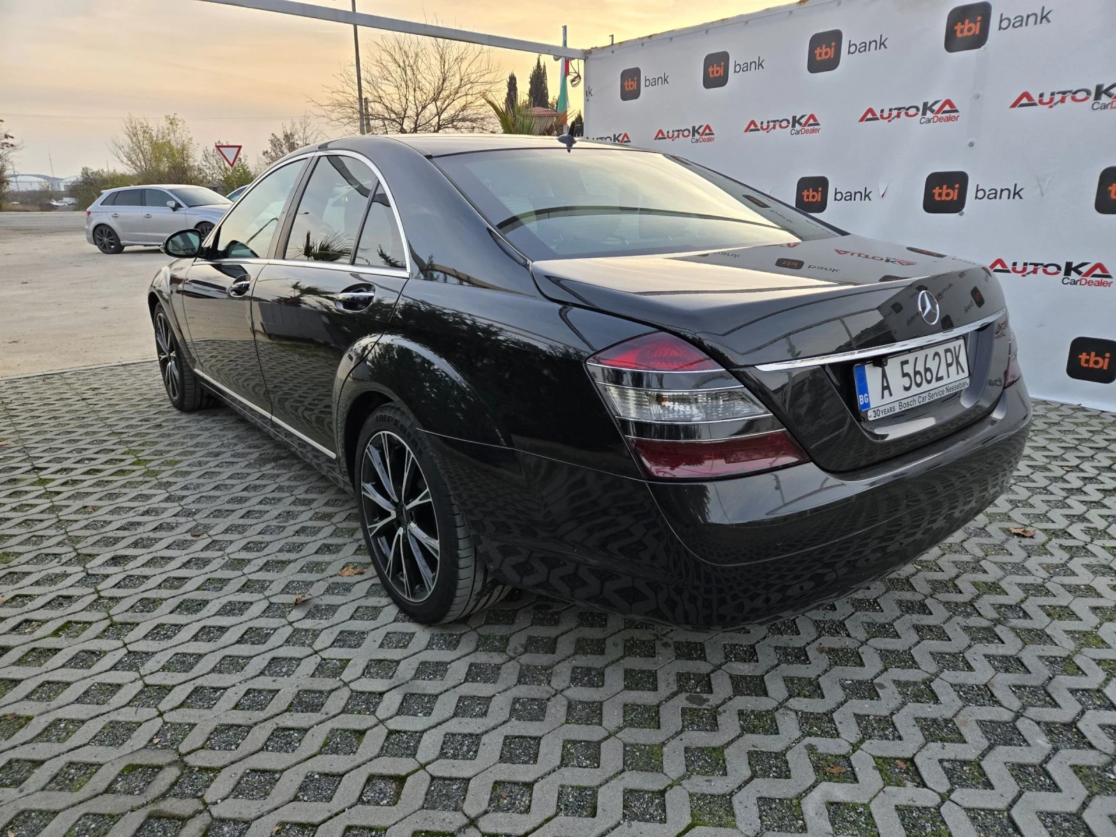 Mercedes-Benz S 320 3.0CDI-235кс= ОБДУХВАНЕ= H&K= NAVI= SOFT CLOSE - изображение 5