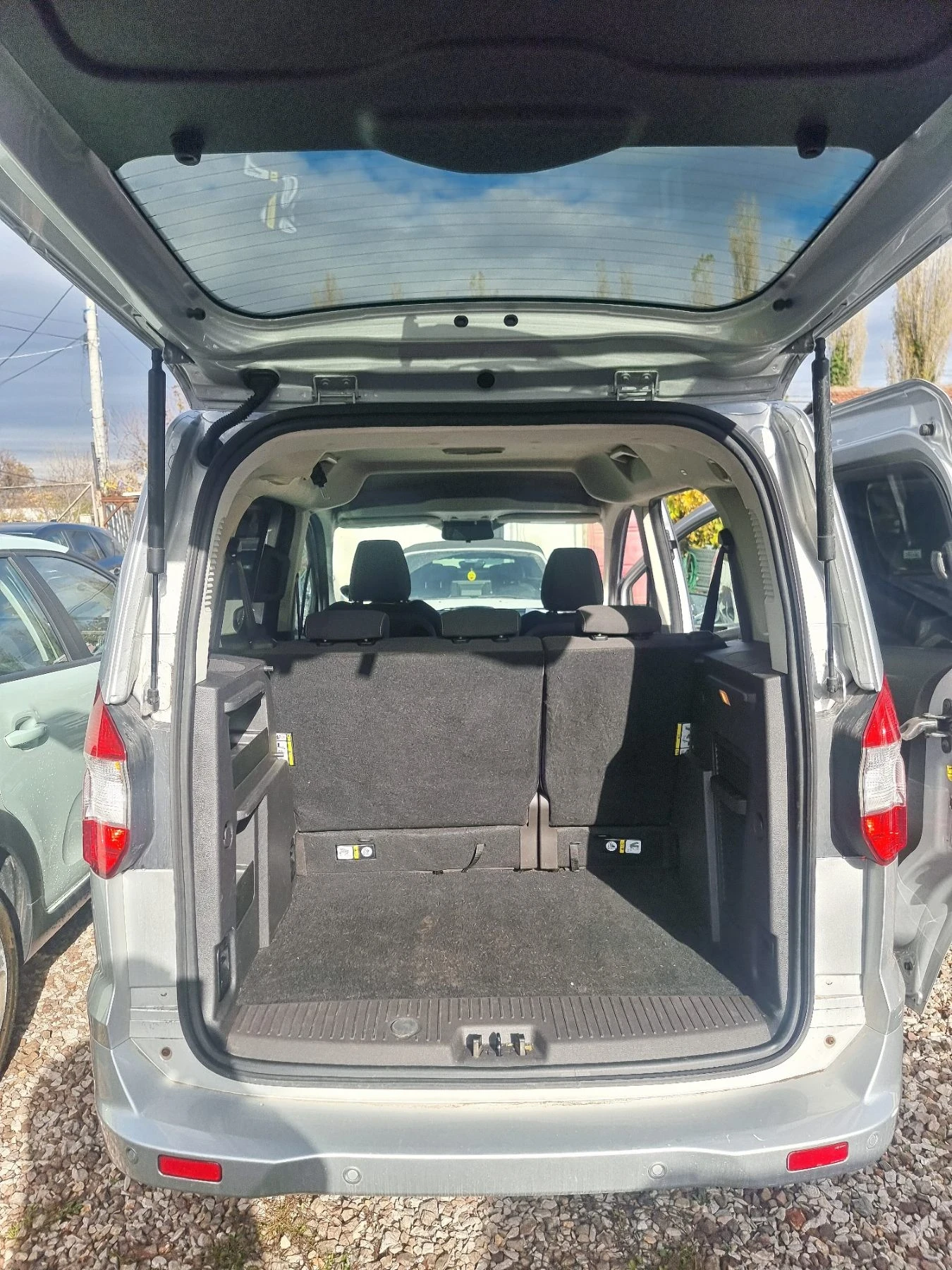 Ford Tourneo Connect  - изображение 6