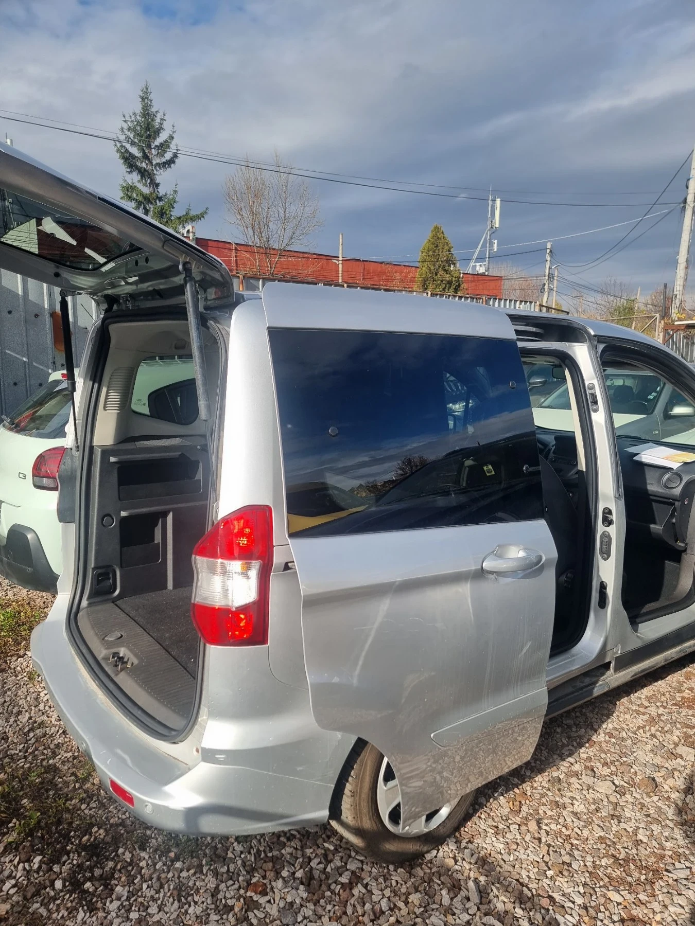 Ford Tourneo Connect  - изображение 8