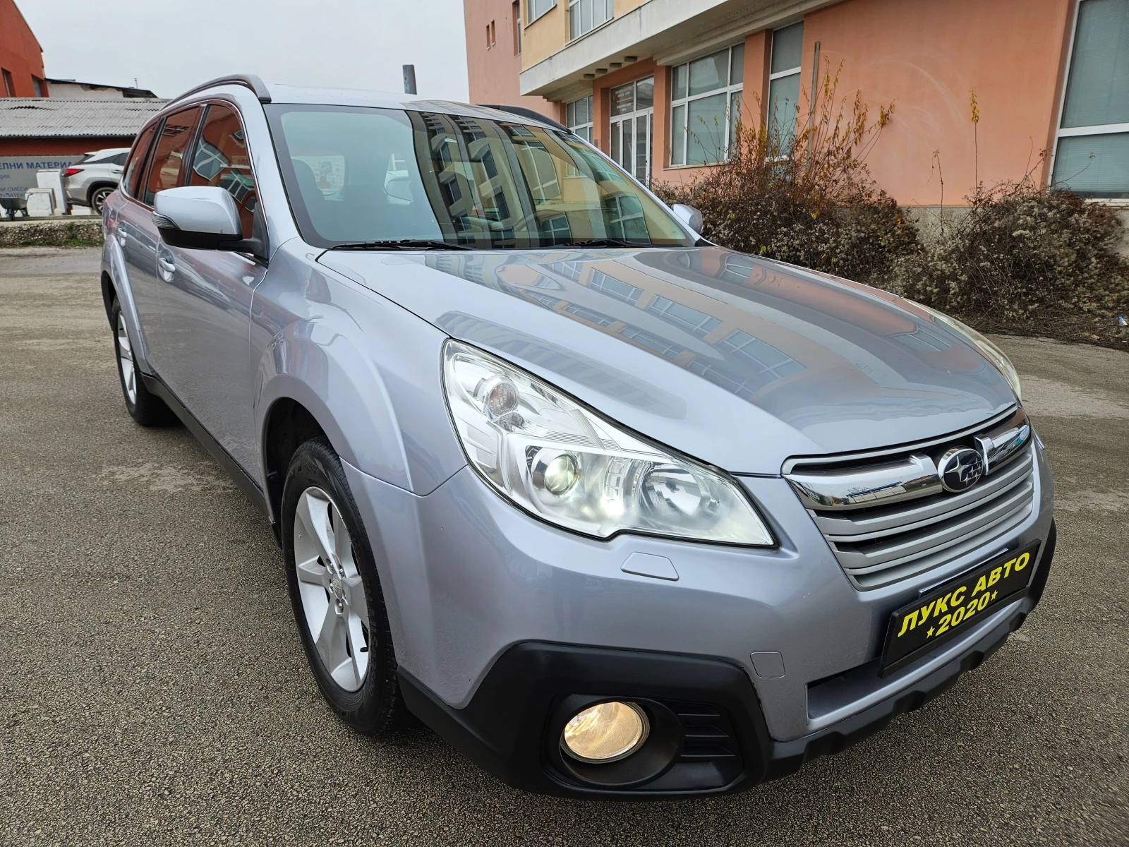 Subaru Outback 2.5 AWD кожа подгрев Камера газ-бензин - изображение 2