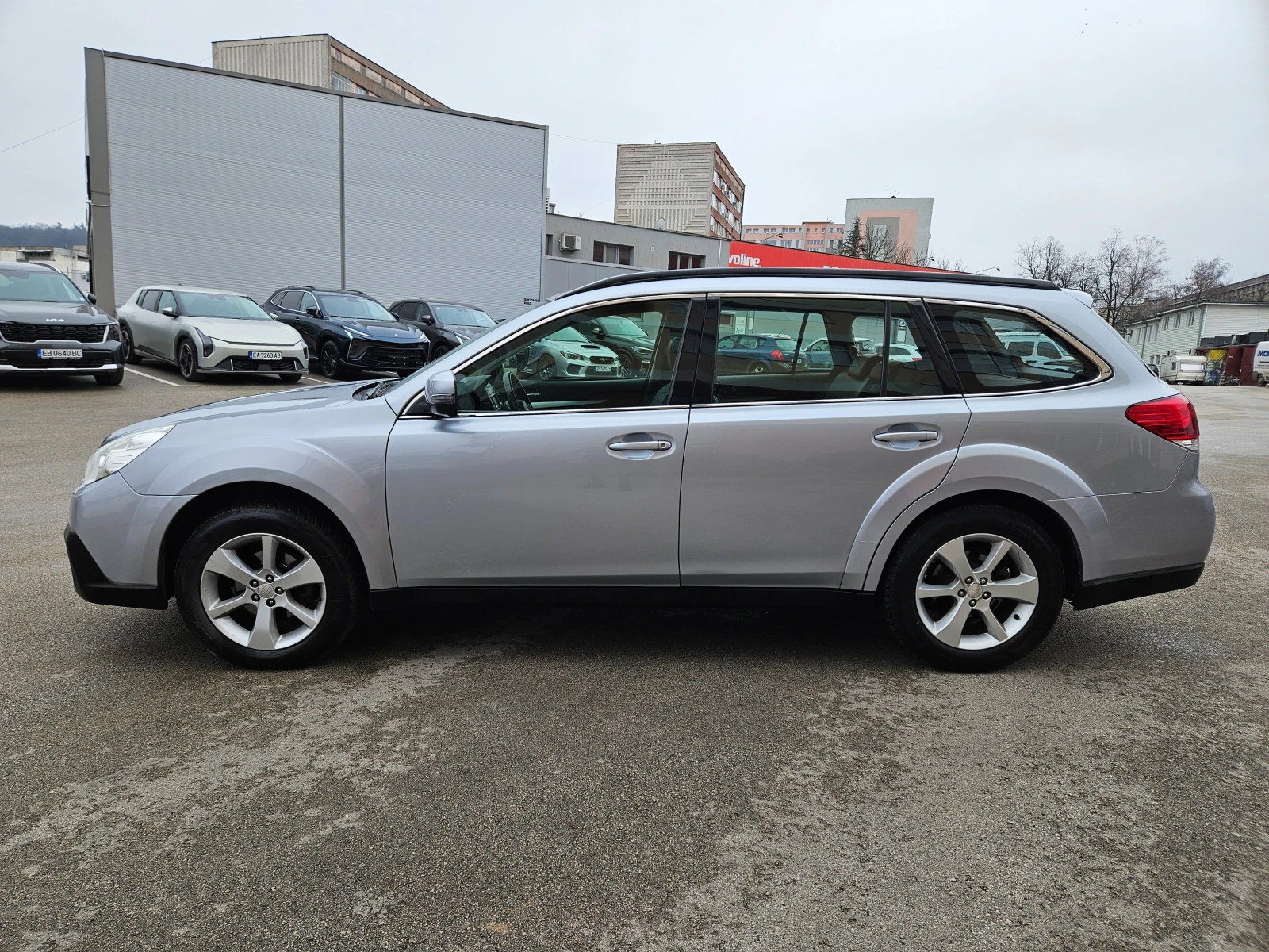 Subaru Outback 2.5 AWD кожа подгрев Камера газ-бензин - изображение 7
