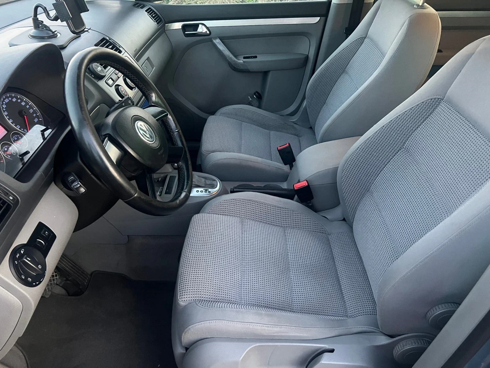 VW Touran 2.0TDI - изображение 8