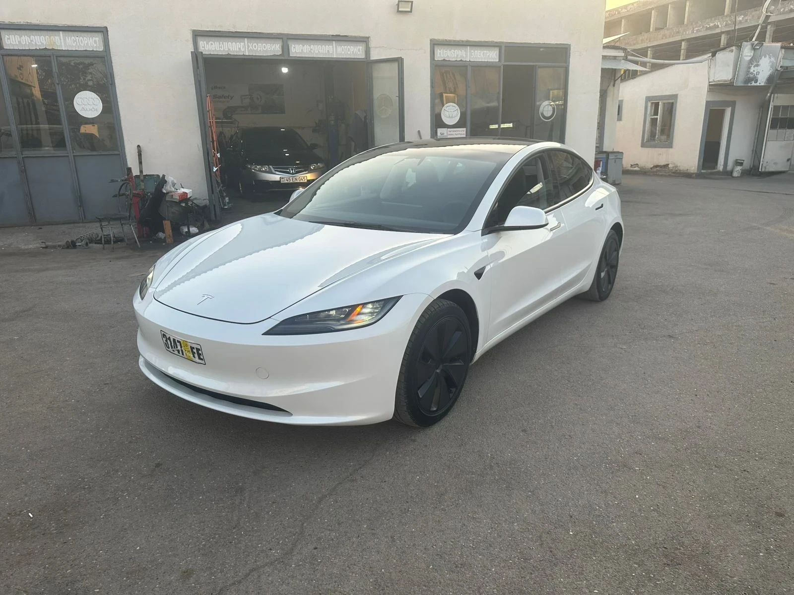 Tesla Model 3 Tesla 3 | Mobile.bg � ����������� 4