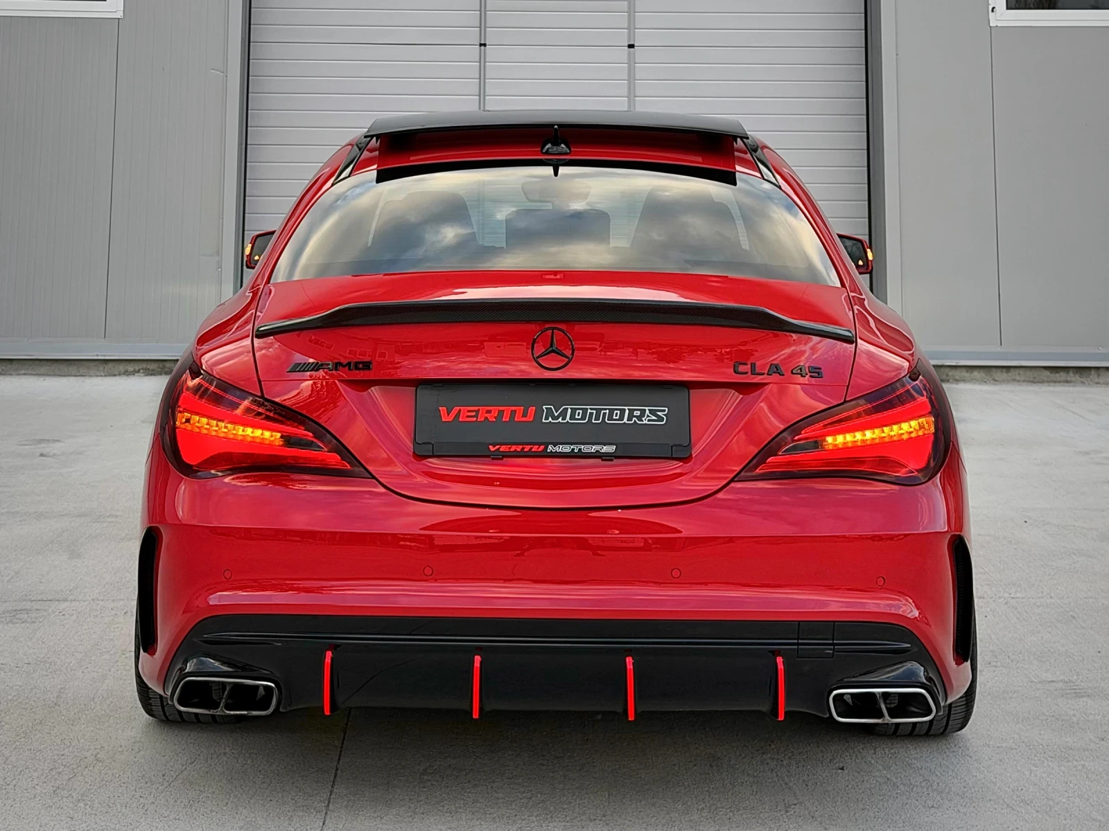 Mercedes-Benz CLA 45 AMG FACELIFT / PANORAMA / KEYLESS GO / SPORT+ / CAMERA, снимка 4 - Автомобили и джипове - 54645921