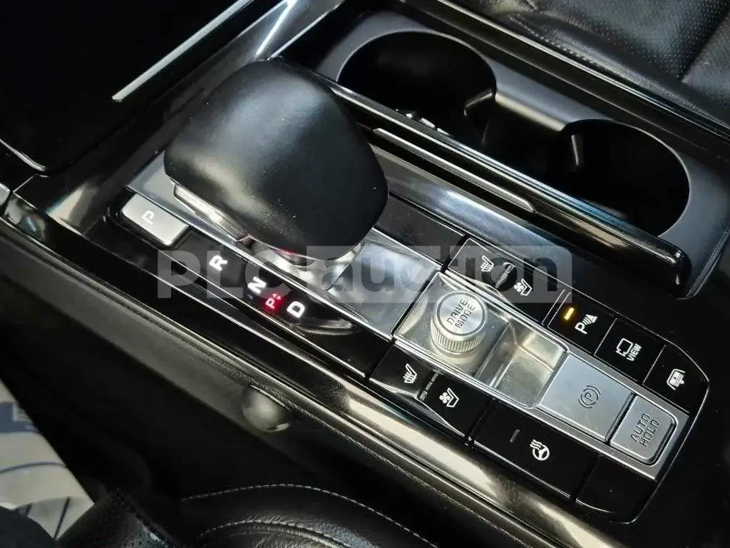 Kia K7 3.0 КАМЕРА| ПЕРА| ОБДУХВАНЕ| DISTRONIC, снимка 10 - Автомобили и джипове - 54697698