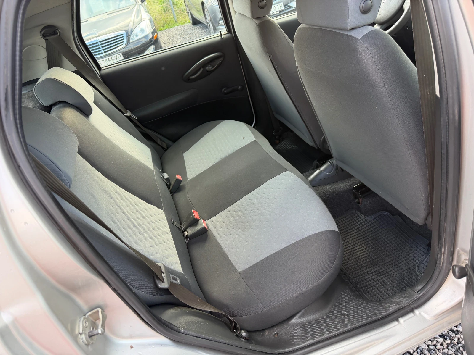 Fiat Punto 1.2 Бензин, Facelift, 60Hp, 5 врати, снимка 11 - Автомобили и джипове - 54753793