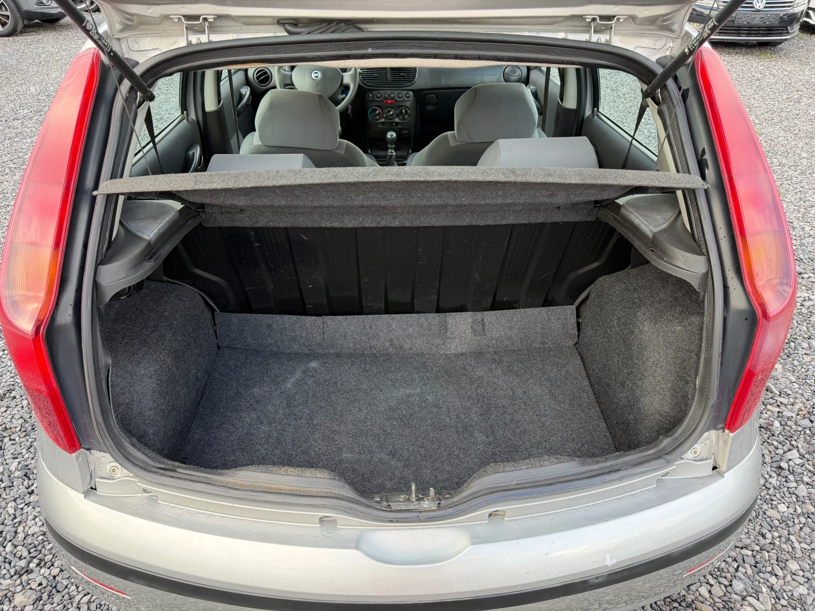 Fiat Punto 1.2 Бензин, Facelift, 60Hp, 5 врати, снимка 14 - Автомобили и джипове - 54753793