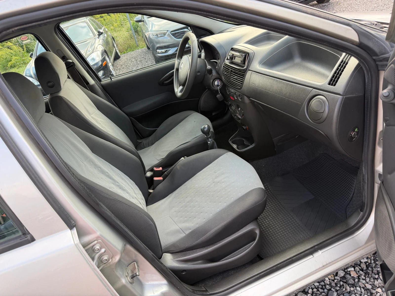 Fiat Punto 1.2 Бензин, Facelift, 60Hp, 5 врати, снимка 10 - Автомобили и джипове - 54753793