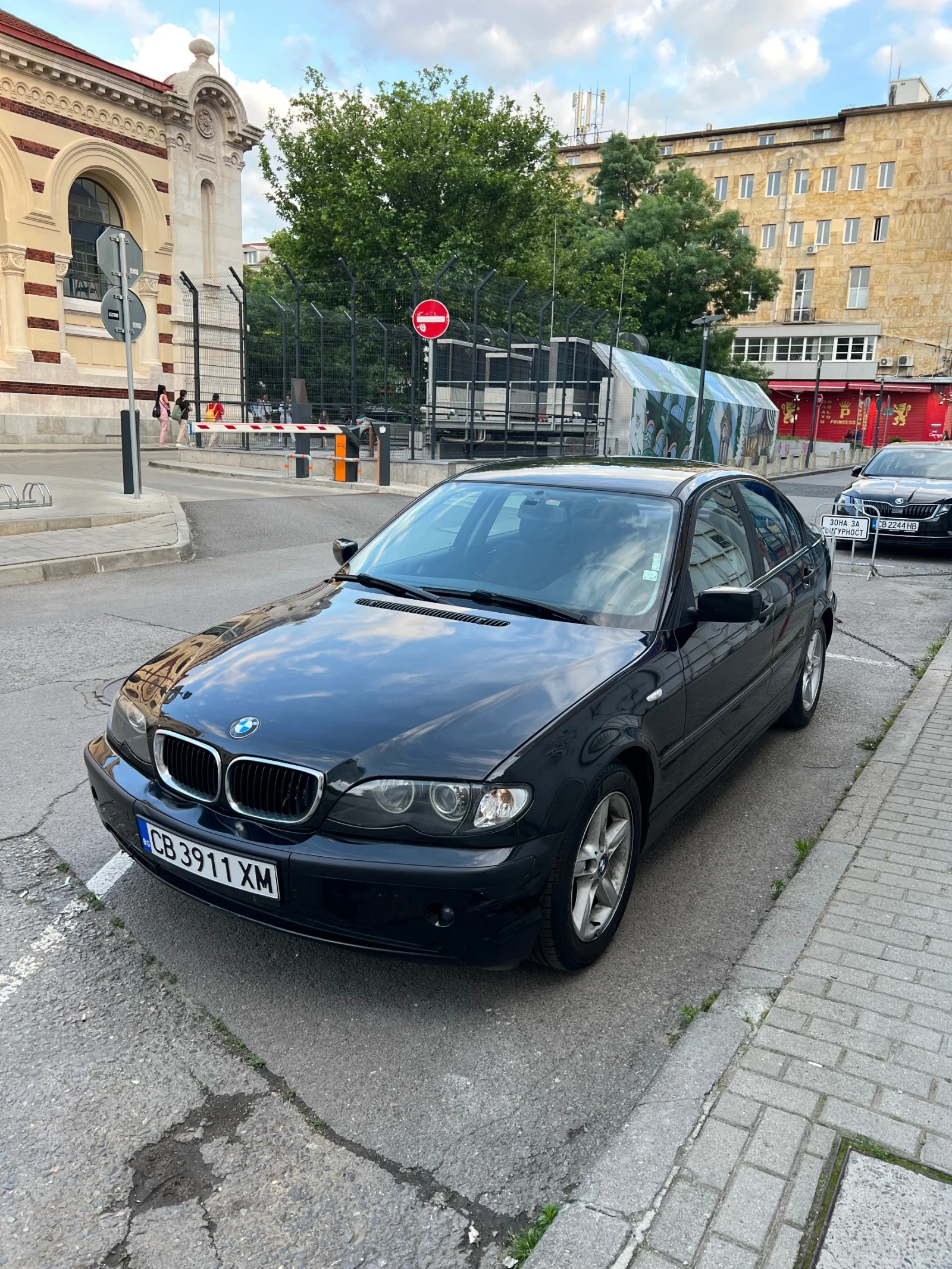 BMW 320 Втори фейс/6 скорости, снимка 2 - Автомобили и джипове - 54794532