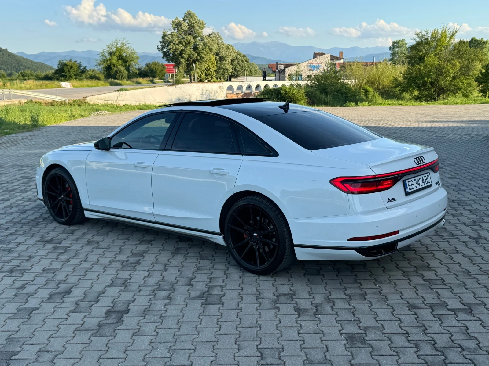 Audi A8 Бартер, снимка 8 - Автомобили и джипове - 54840179