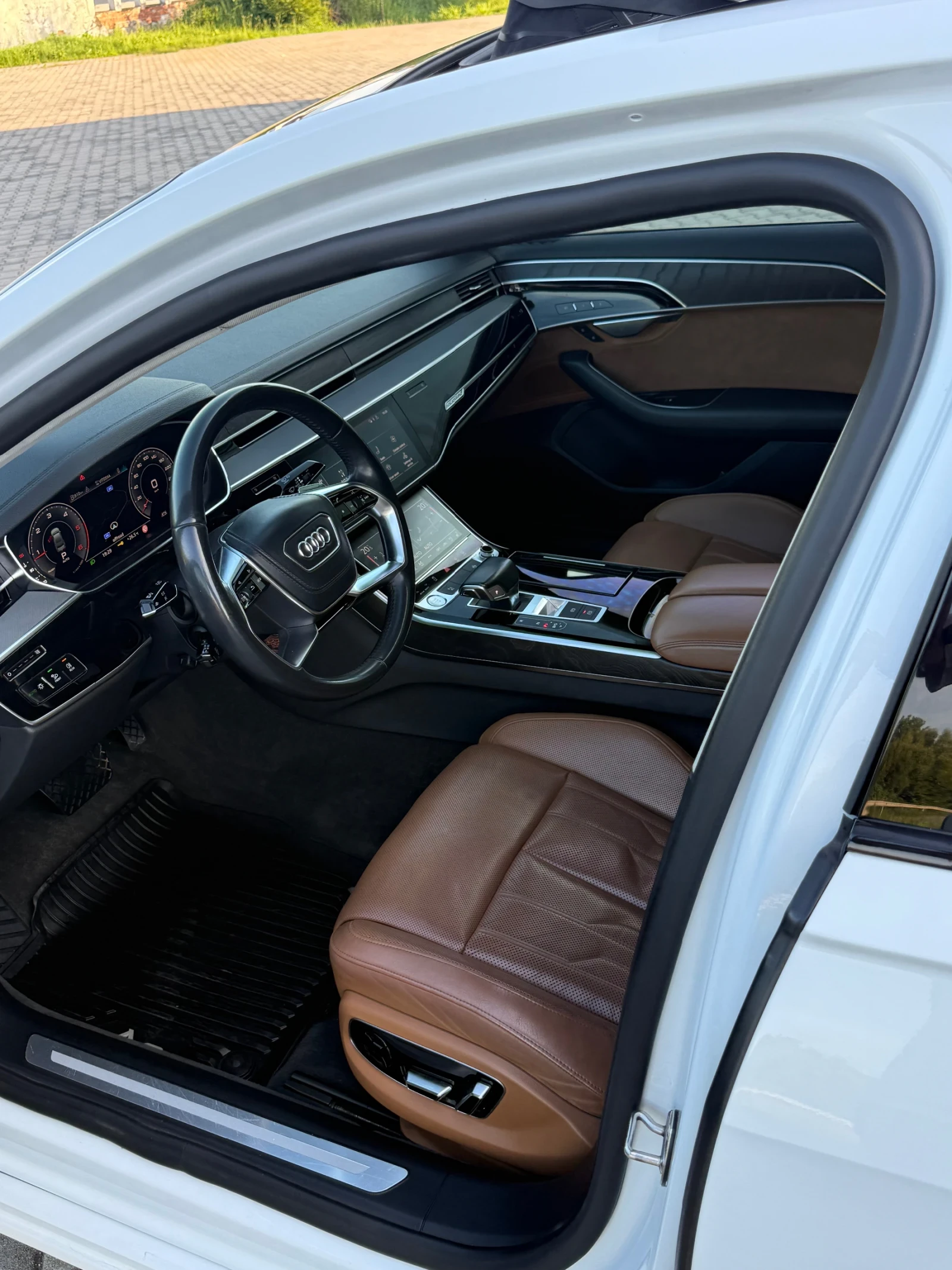 Audi A8 Бартер, снимка 10 - Автомобили и джипове - 54840179