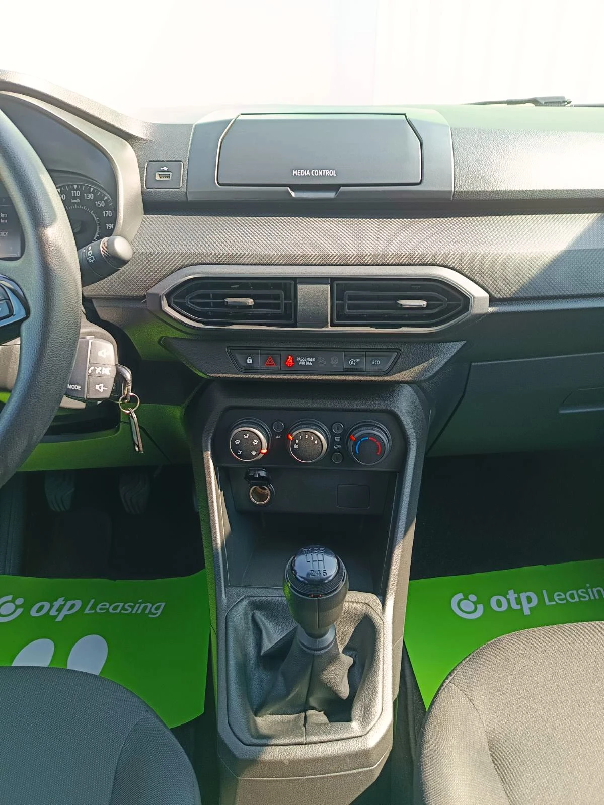 Dacia Sandero 1.0 ECO-G 91 к.с. LPG, снимка 9 - Автомобили и джипове - 54854270