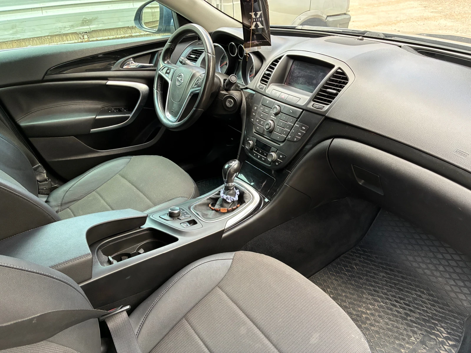 Opel Insignia, снимка 6 - Автомобили и джипове - 55148836