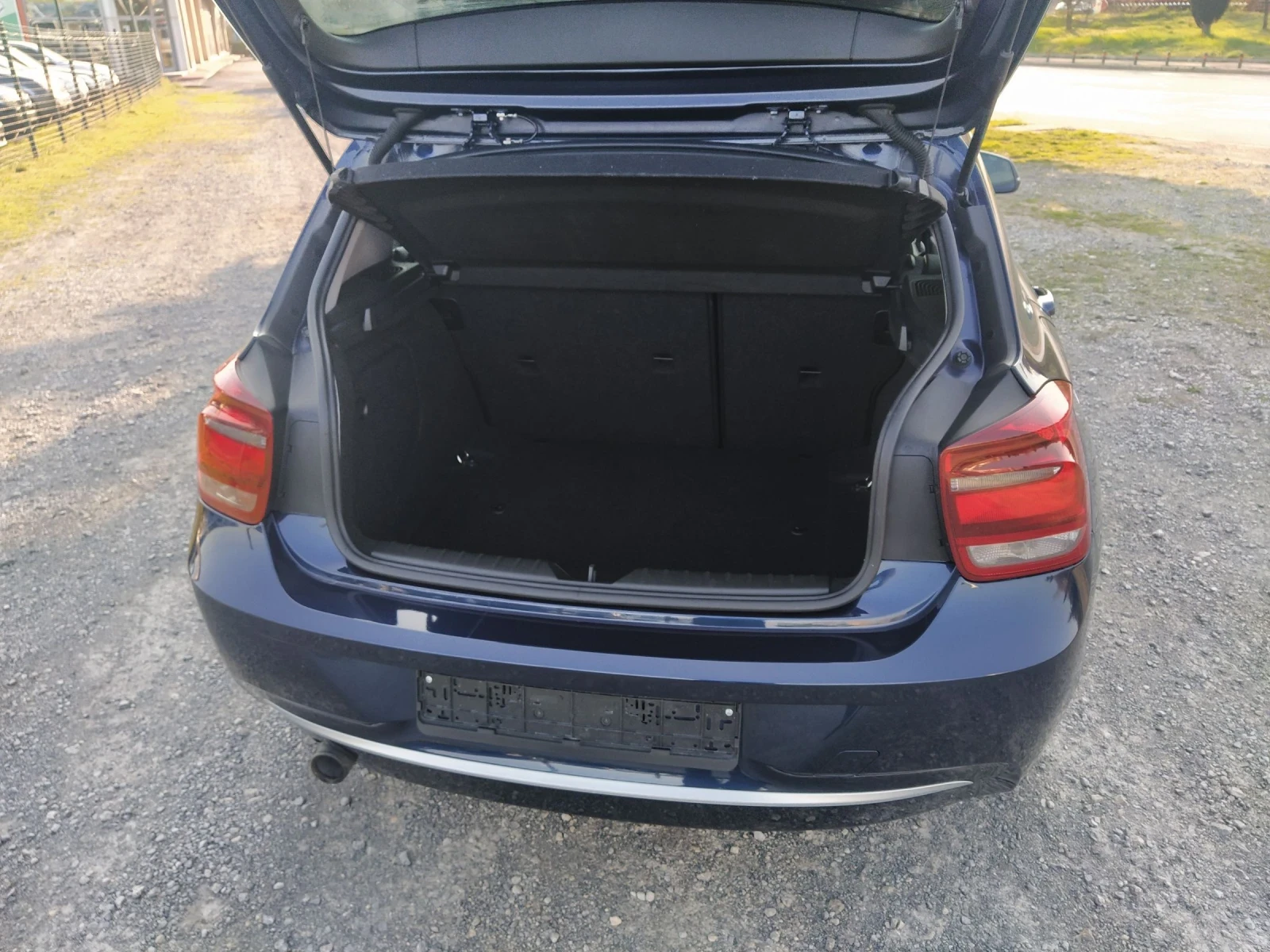 BMW 114 1.6 D Navi , снимка 11 - Автомобили и джипове - 55391838