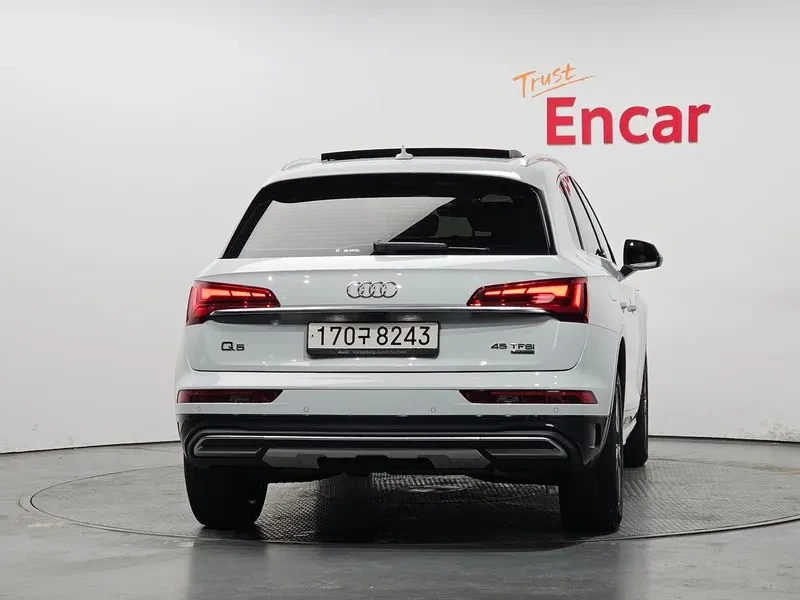 Audi Q5 TFSI QUATTRO, снимка 4 - Автомобили и джипове - 54847348