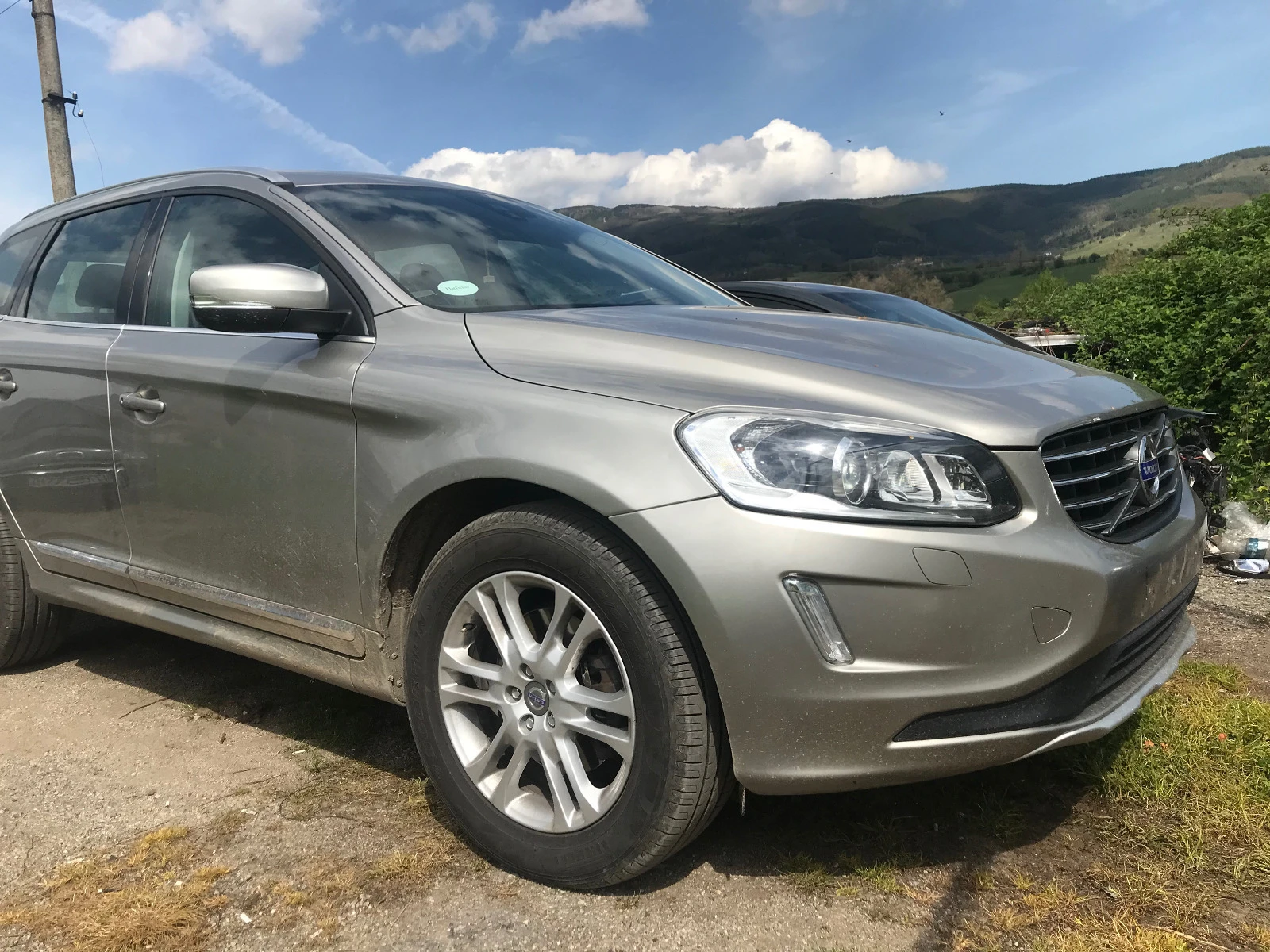 Volvo XC60 D4 2.0D 180ks - изображение 2