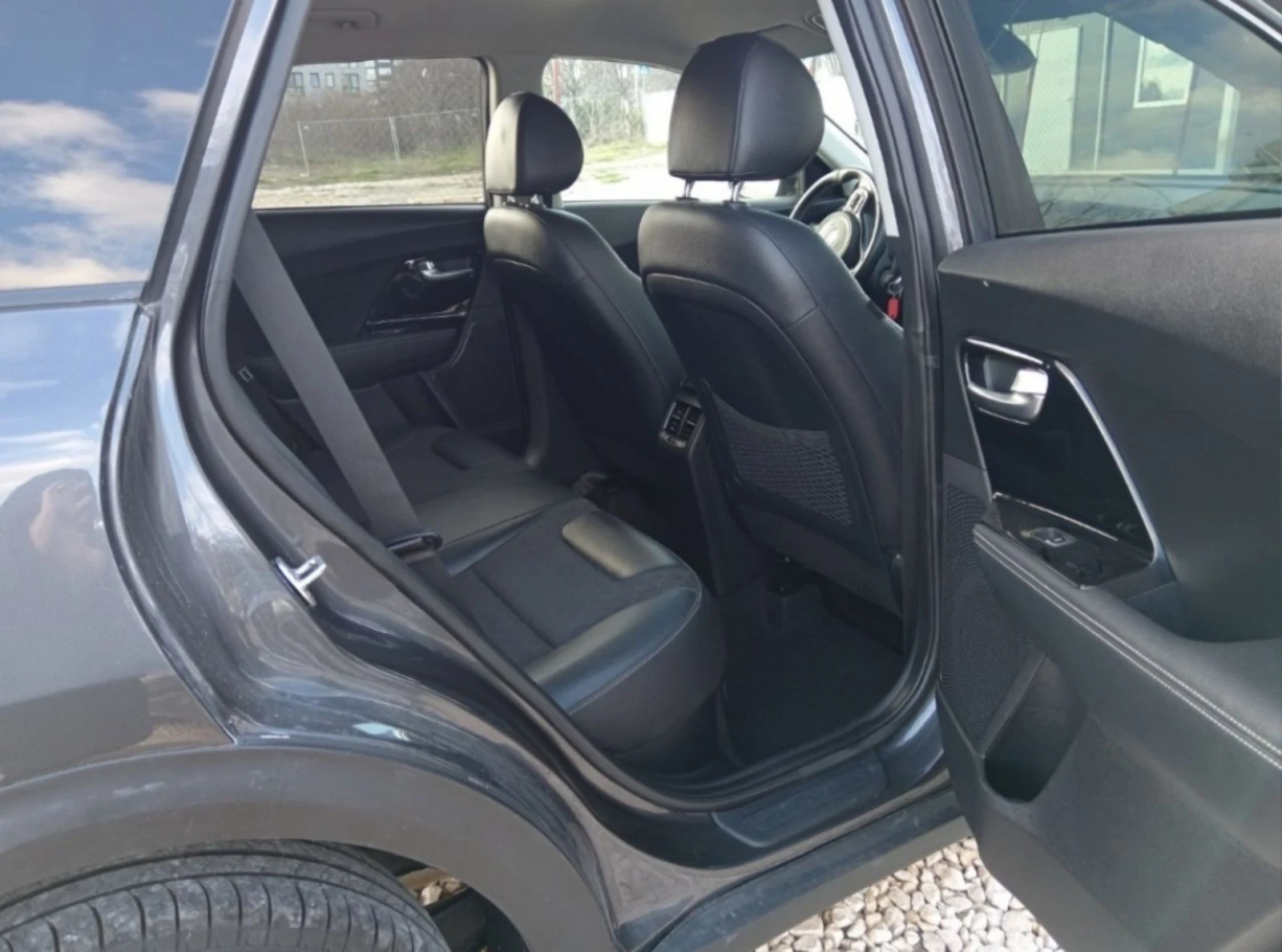 Kia Niro 1.6i - изображение 9