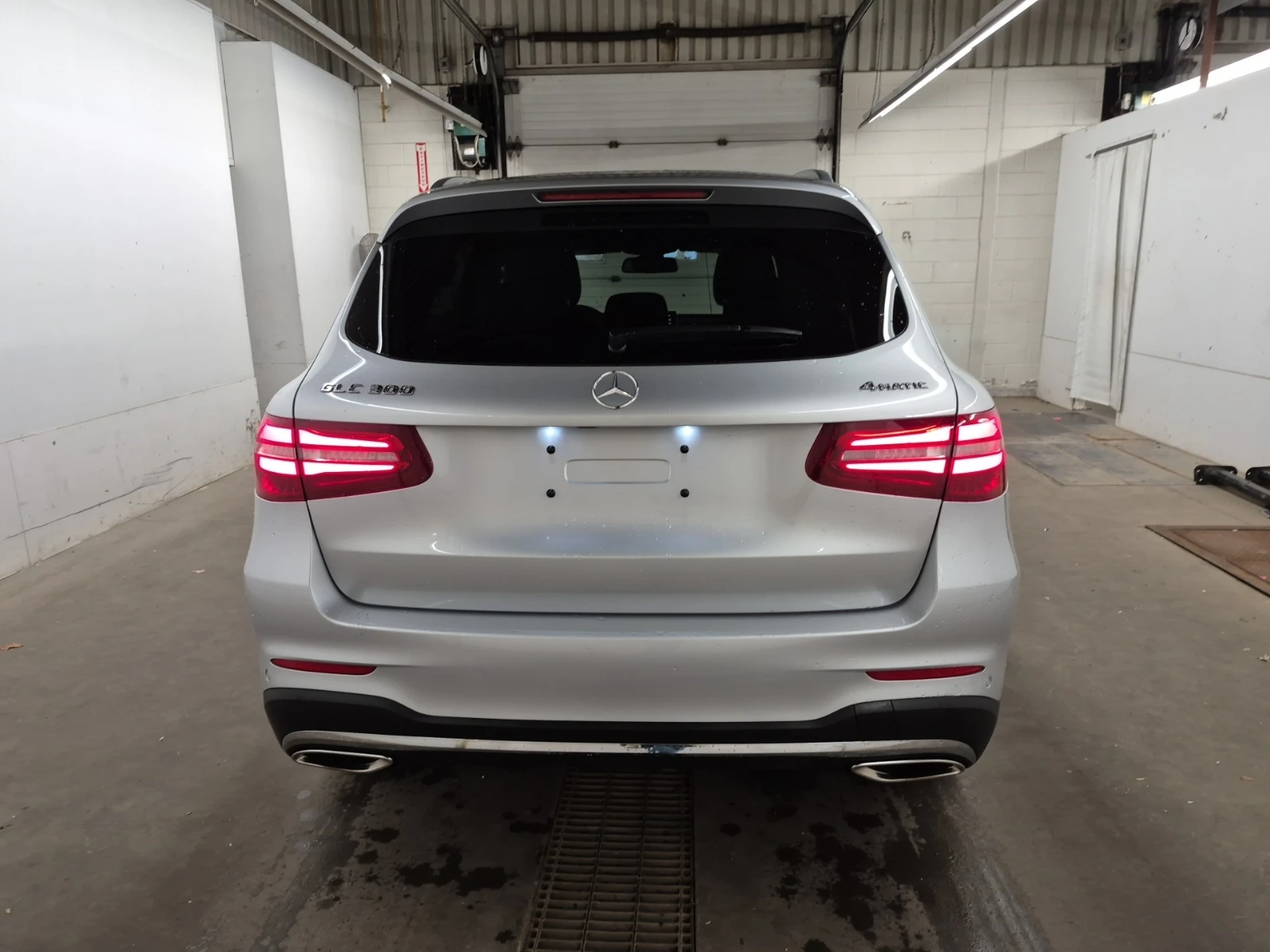 Mercedes-Benz GLC 300 AWD * CARFAX * БЕЗ ПЪРВОНАЧАЛНА ВНОСКА - изображение 5