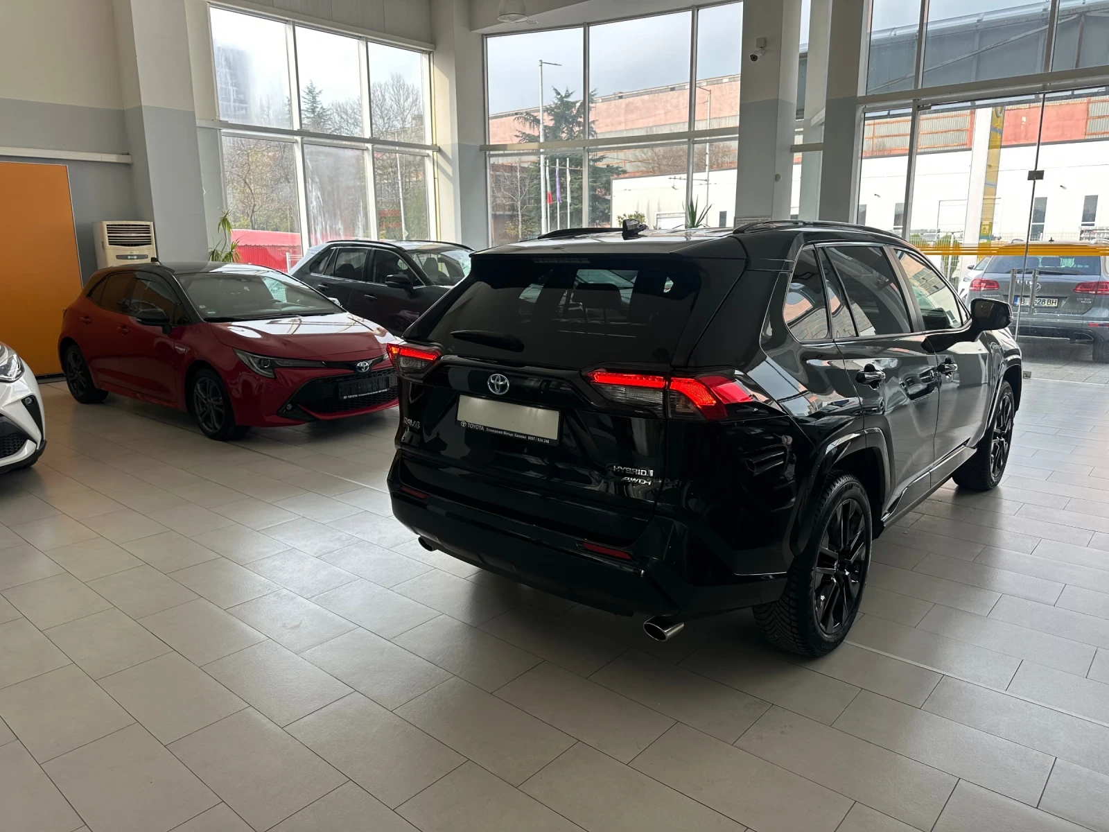 Toyota Rav4 Black Edition* 4x4 - изображение 6