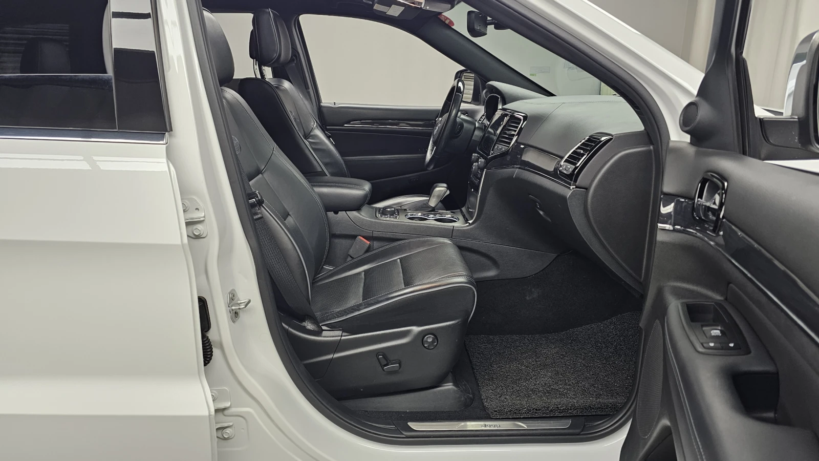 Jeep Grand cherokee 3.6 OVERLAND autogeorge.com - изображение 10