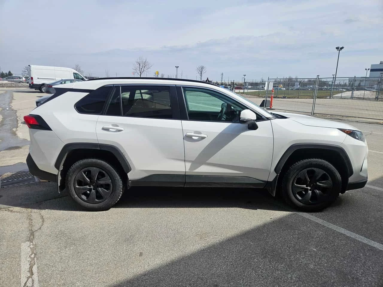 Toyota Rav4 * LE * CARFAX * ЦЕНА ДО БГ, снимка 3 - Автомобили и джипове - 53995588