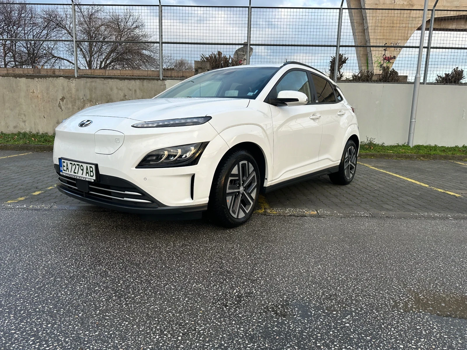 Hyundai Kona 64Kw/Premium-Full/21г./Hyundai сертификат SOH-100%