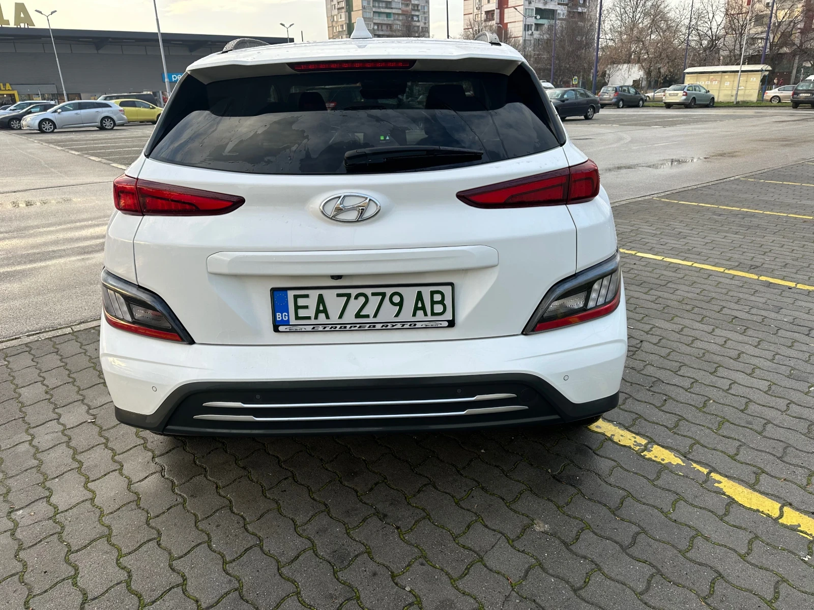 Hyundai Kona 64Kw/Premium-Full/21г./Hyundai сертификат SOH-100%, снимка 5 - Автомобили и джипове - 54000885