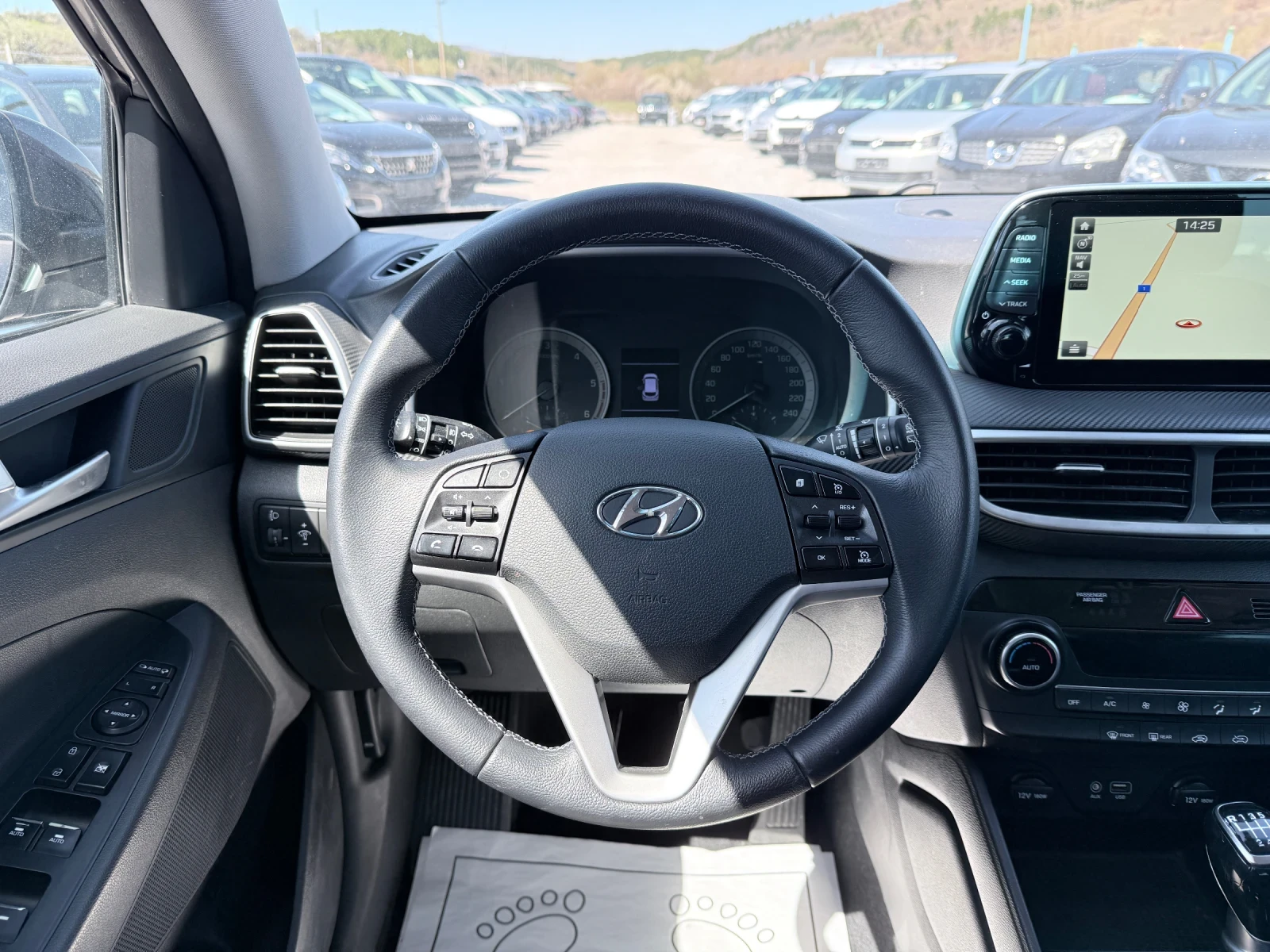 Hyundai Tucson 1.6 D, снимка 16 - Автомобили и джипове - 54139315
