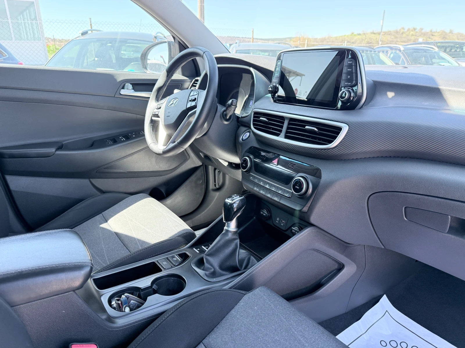 Hyundai Tucson 1.6 D, снимка 13 - Автомобили и джипове - 54139315