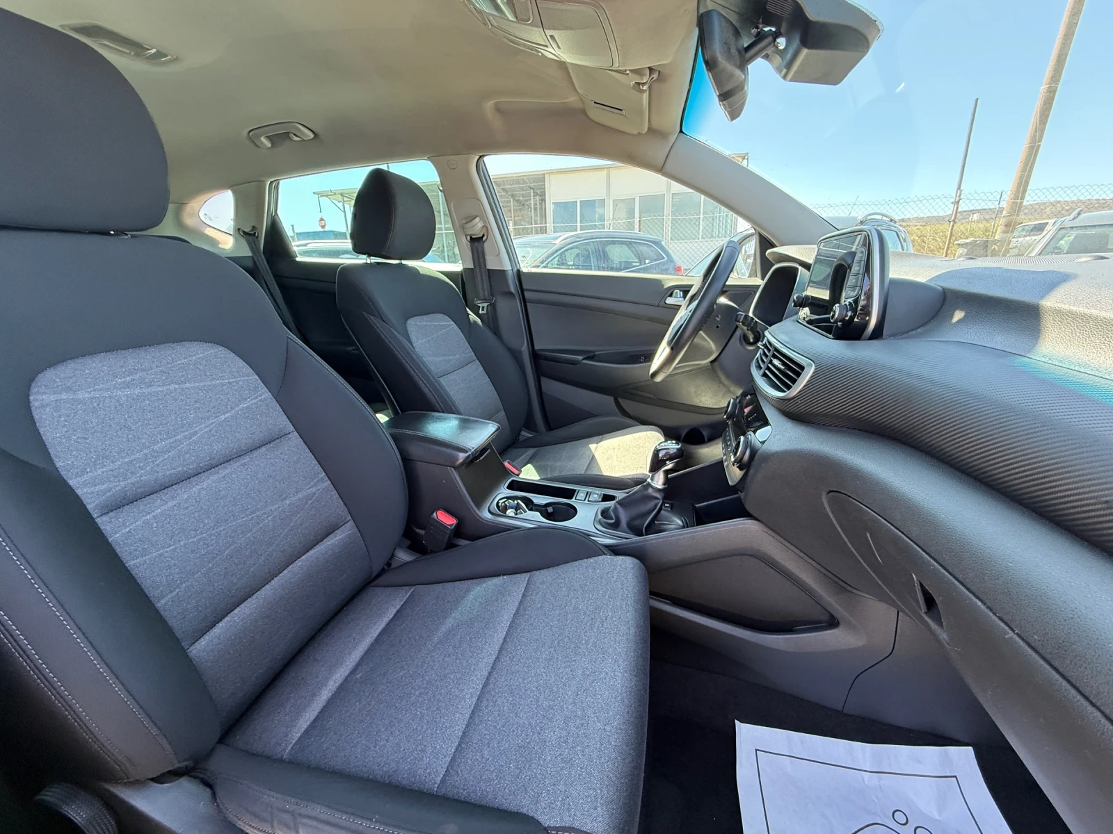 Hyundai Tucson 1.6 D, снимка 15 - Автомобили и джипове - 54139315