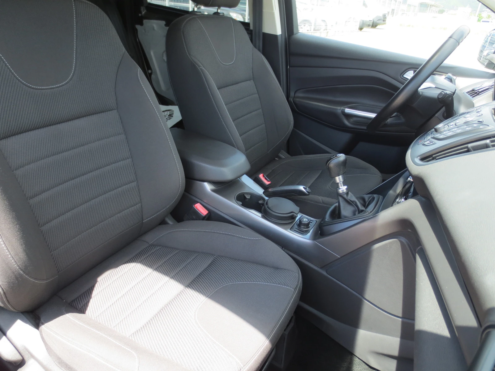 Ford Kuga 2.0 TDCI, снимка 15 - Автомобили и джипове - 54711284