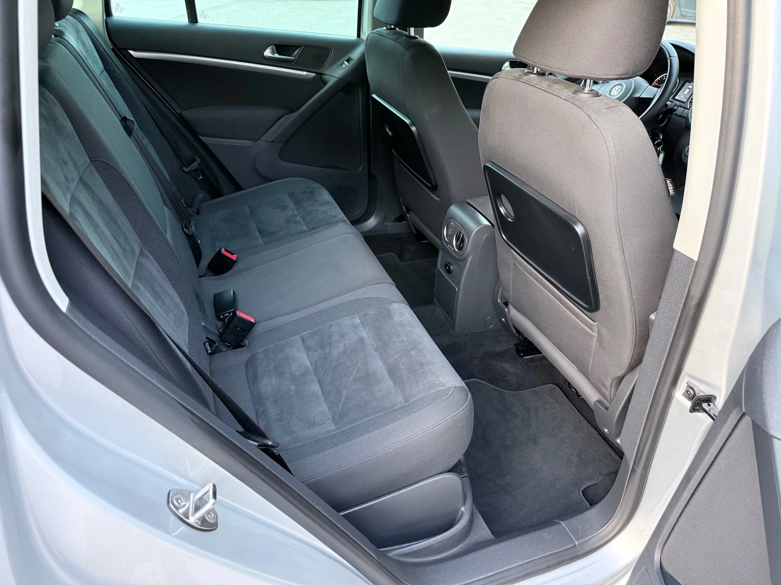 VW Tiguan 2.0TDI* 4Motion* DSG* Face* Sport&Style* Euro5B* , снимка 9 - Автомобили и джипове - 54720243