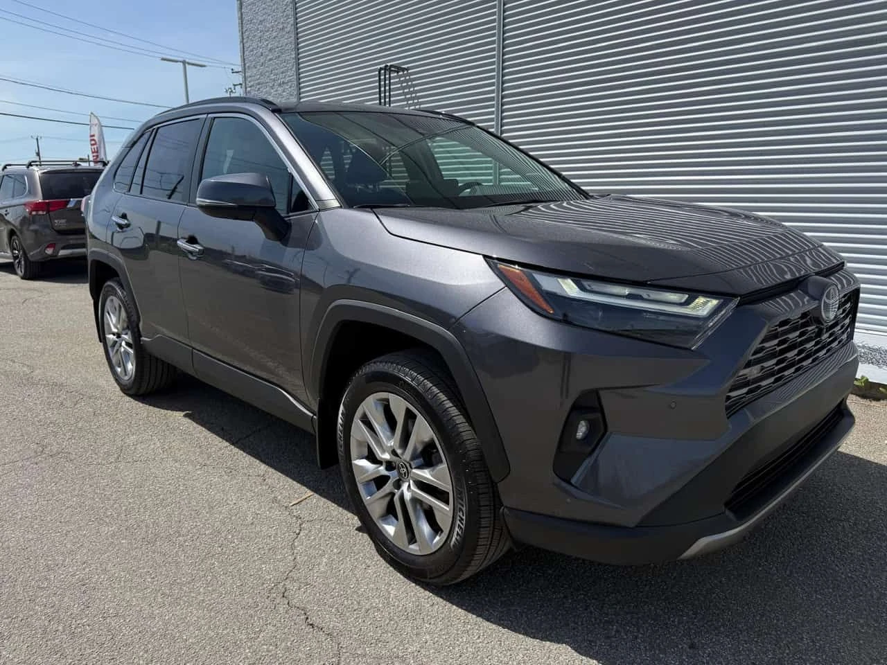 Toyota Rav4 * Limited * АВТОКРЕДИТ * ОБДУХВАНЕ * 360 * ПОДГРЕВ, снимка 3 - Автомобили и джипове - 54776191