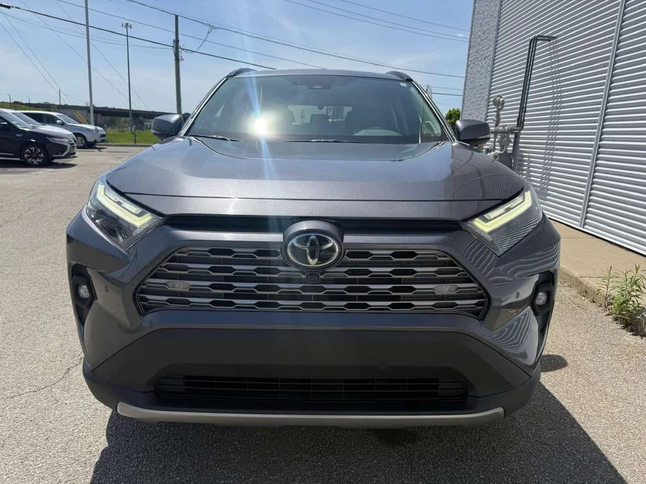 Toyota Rav4 * Limited * АВТОКРЕДИТ * ОБДУХВАНЕ * 360 * ПОДГРЕВ, снимка 2 - Автомобили и джипове - 54776191