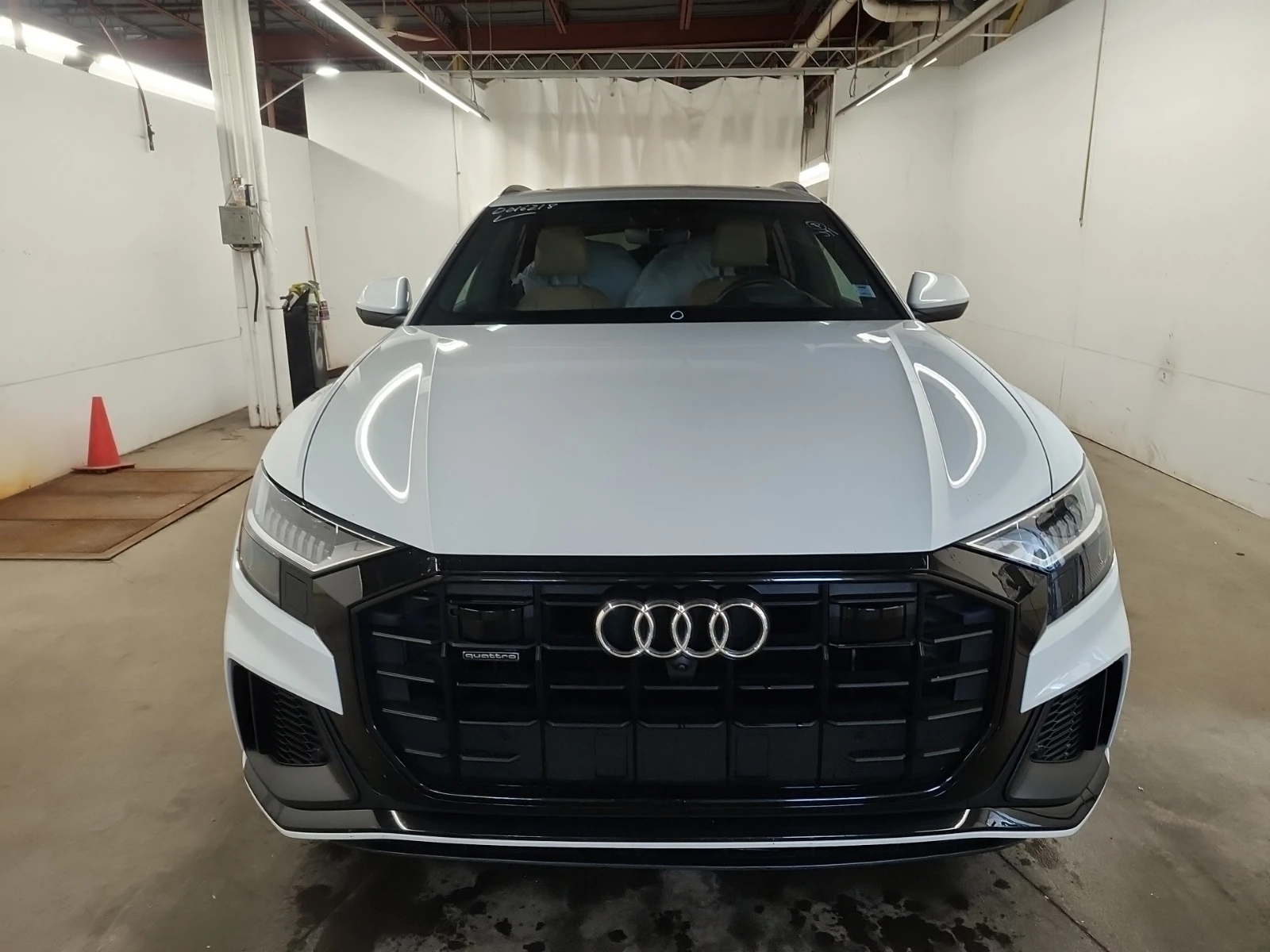 Audi Q8 TECHNIK/Pano/Distronic/360/B&O/Обдухване, снимка 2 - Автомобили и джипове - 54944251