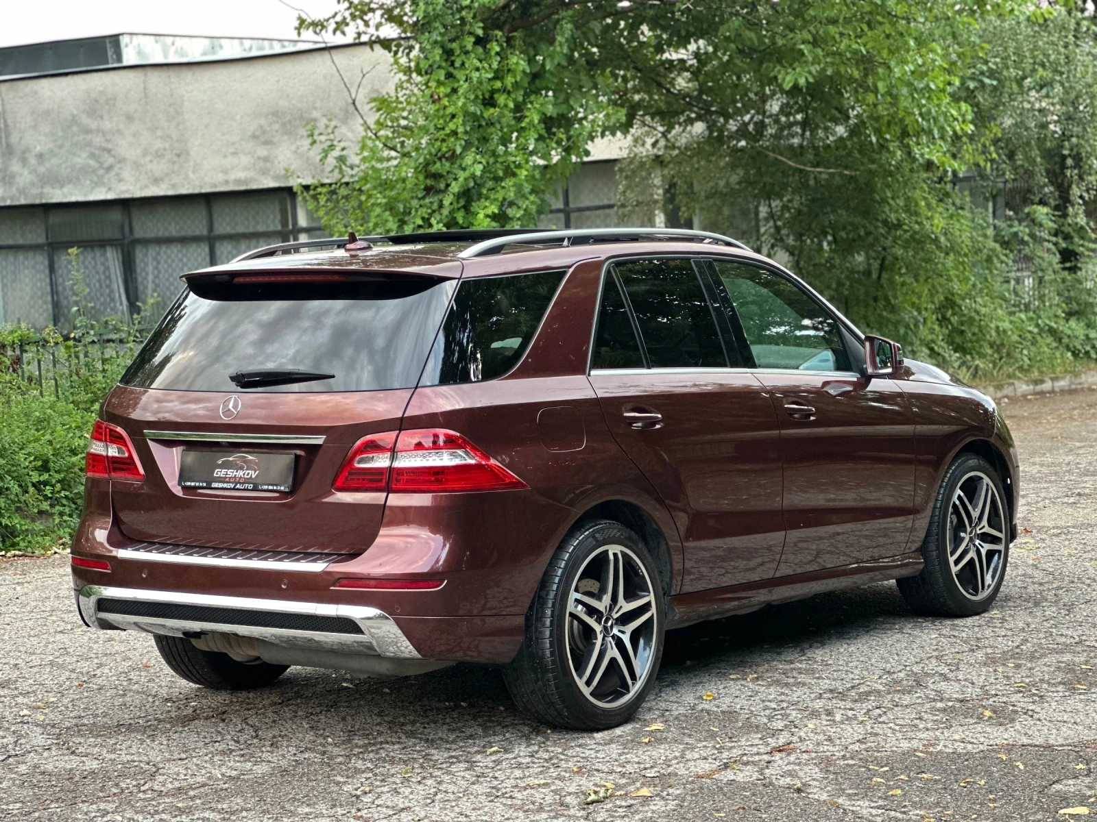 Mercedes-Benz ML 350 AMG/PANORAMA/FULL SERVICE , снимка 5 - Автомобили и джипове - 55255457