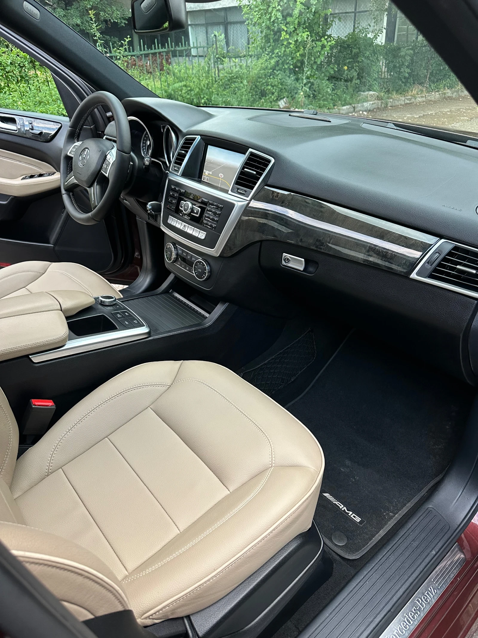 Mercedes-Benz ML 350 AMG/PANORAMA/FULL SERVICE , снимка 10 - Автомобили и джипове - 55255457