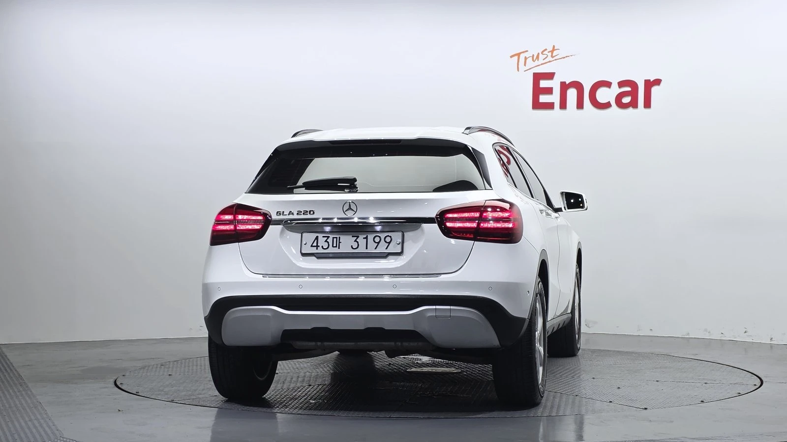 Mercedes-Benz GLA 220 ЕЛ. БАГАЖНИК* BLIND SPOT* КРАЙНА ЦЕНА, снимка 4 - Автомобили и джипове - 55367111