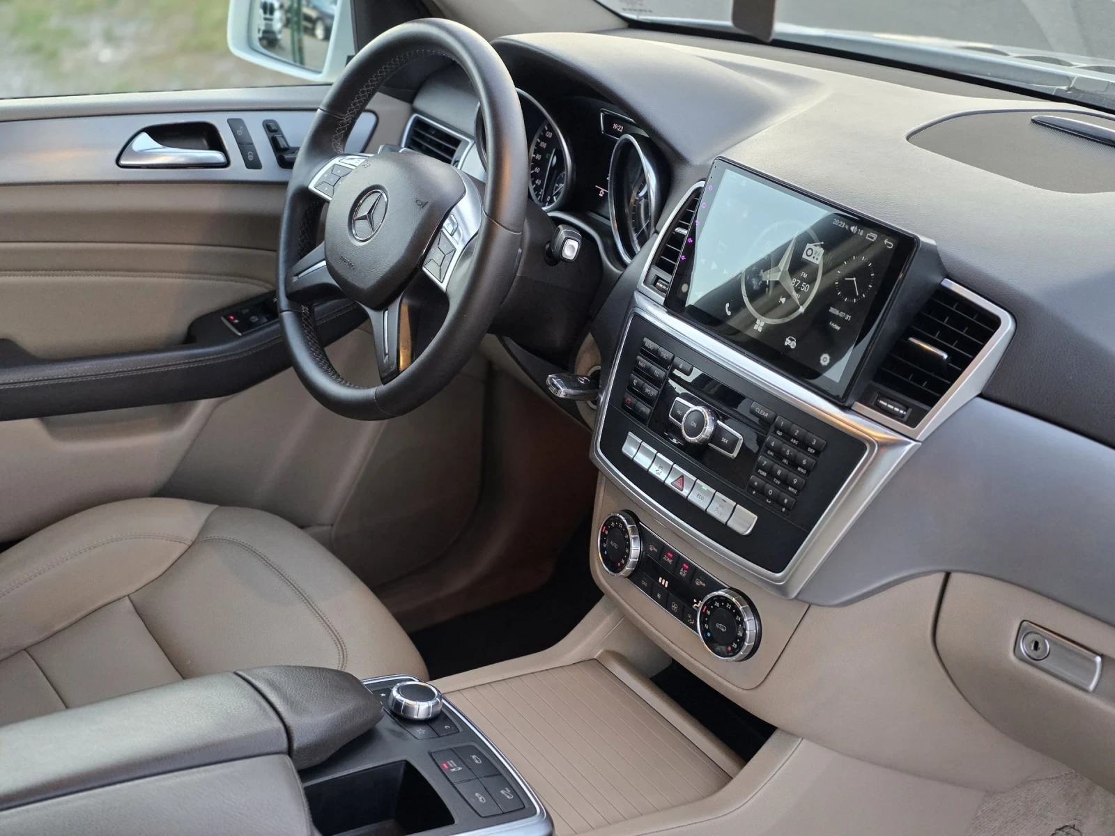 Mercedes-Benz ML 350 3.5 CDI 258 k.c. 4 matic AMG-Pack, снимка 14 - Автомобили и джипове - 55494560