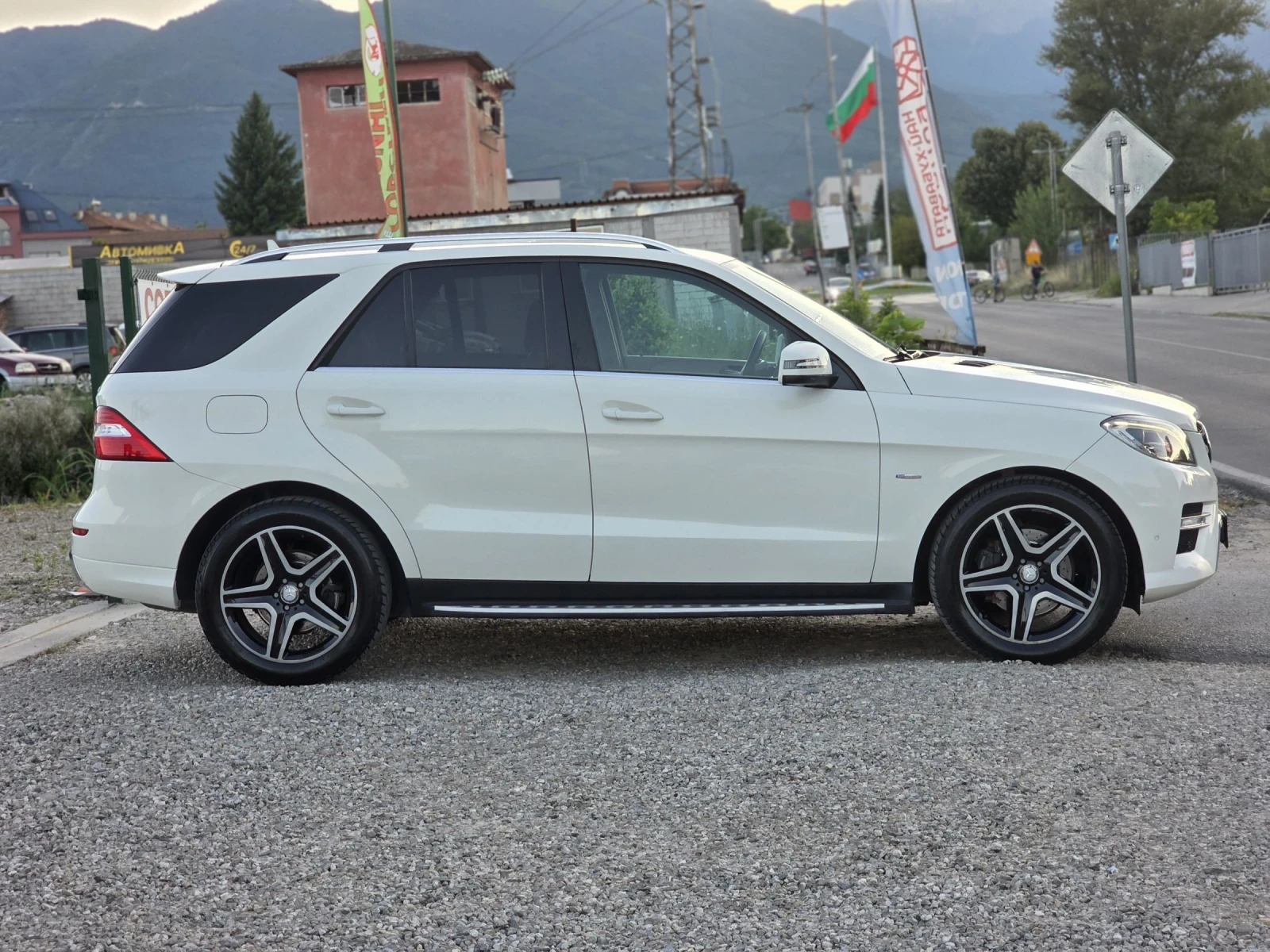 Mercedes-Benz ML 350 3.5 CDI 258 k.c. 4 matic AMG-Pack, снимка 6 - Автомобили и джипове - 55494560