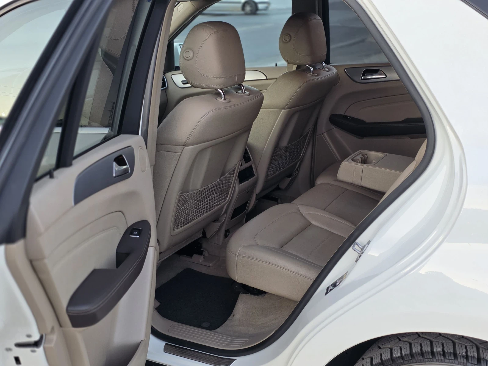 Mercedes-Benz ML 350 3.5 CDI 258 k.c. 4 matic AMG-Pack, снимка 11 - Автомобили и джипове - 55494560