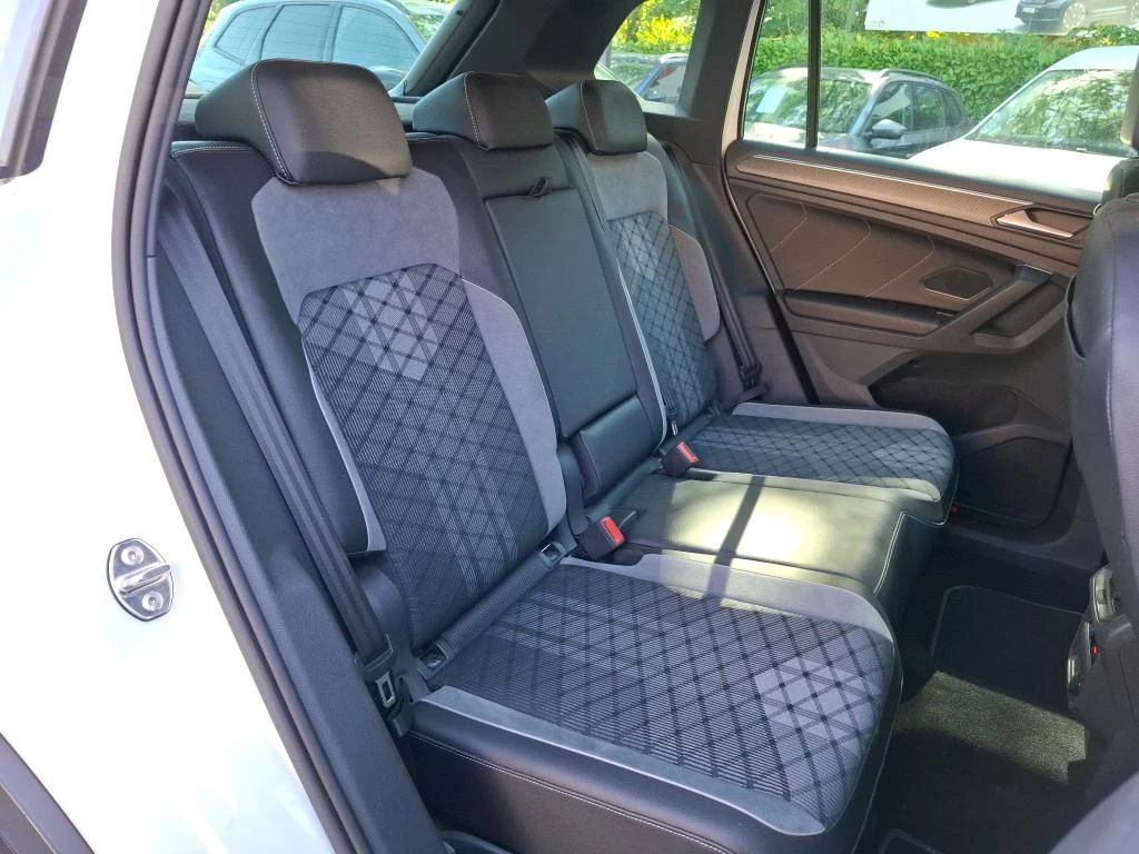 VW Tiguan R-Line 1.5 TSI, снимка 5 - Автомобили и джипове - 55540717