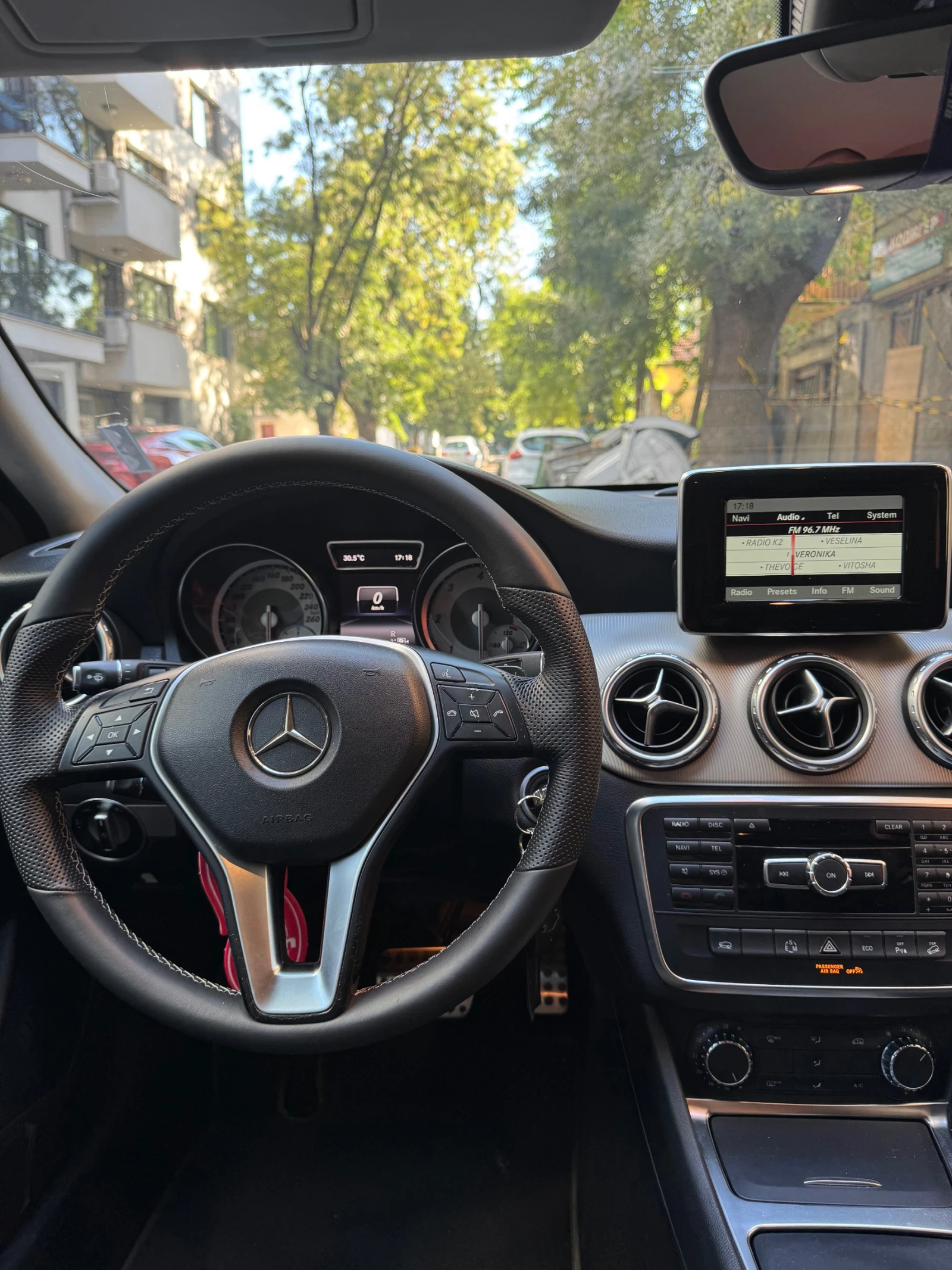 Mercedes-Benz GLA 200, снимка 9 - Автомобили и джипове - 55999499