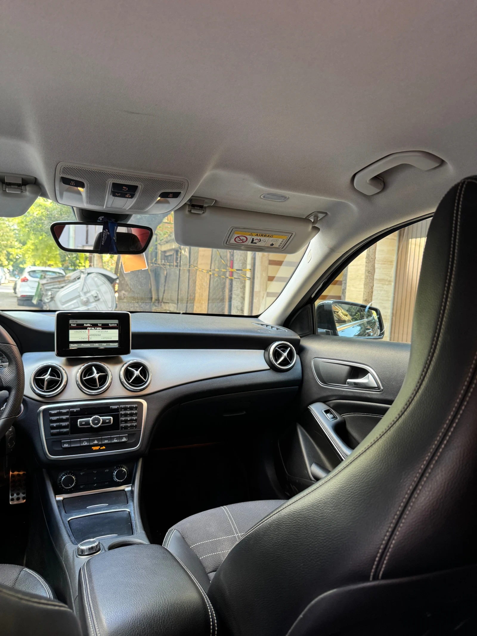 Mercedes-Benz GLA 200, снимка 10 - Автомобили и джипове - 55999499