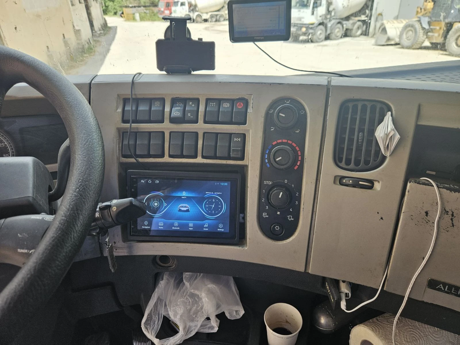 Renault Premium 460dxi с ремарке Benalu - изображение 3