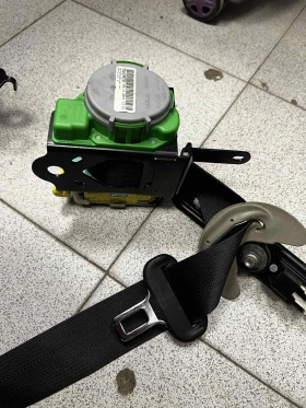 Колан преден десен TOYOTA AURIS E150 2006-2012   73210-02221, снимка 1