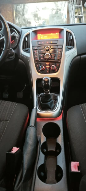 Opel Astra 1.4i Като Нова!!!! ТОП!!!, снимка 12