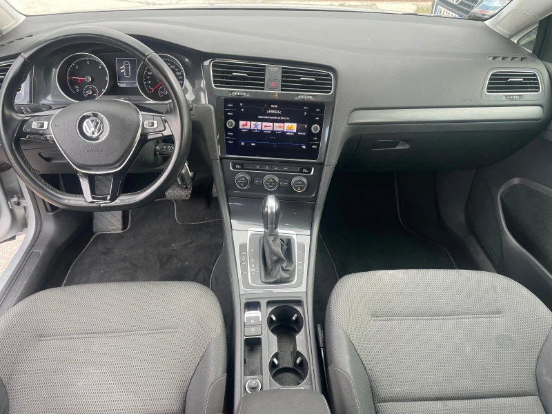 VW Golf 1.6 TDi Comfort line, снимка 8 - Автомобили и джипове - 48075842